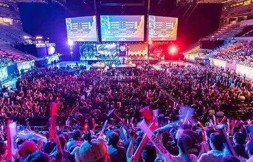 内赛场的粉 内赛场的粉