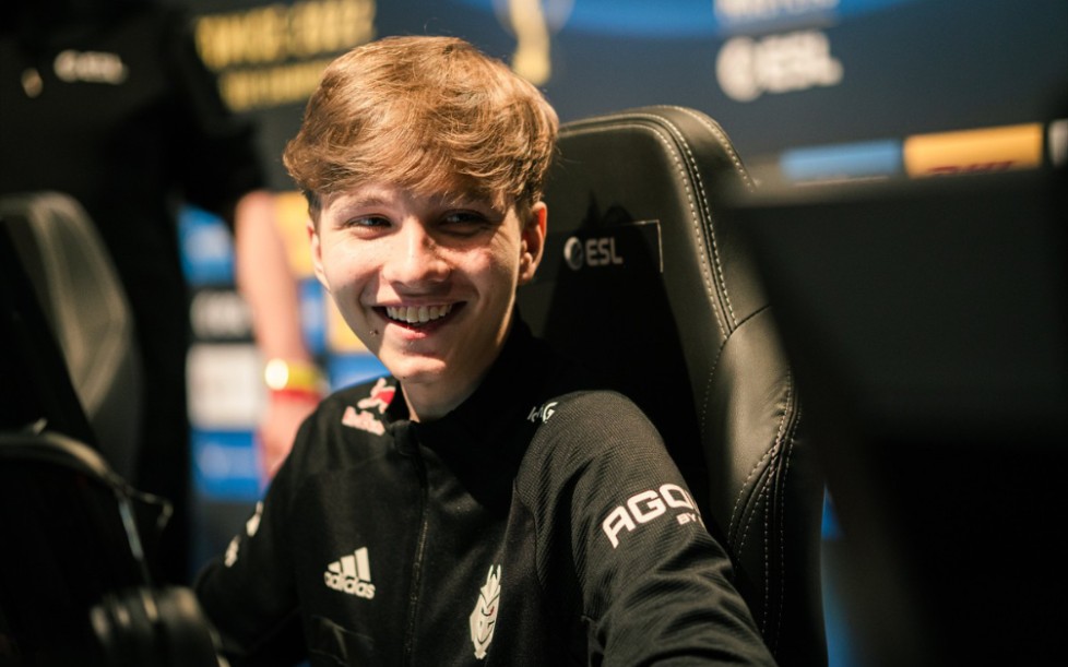 还可吸引更 还可吸引更